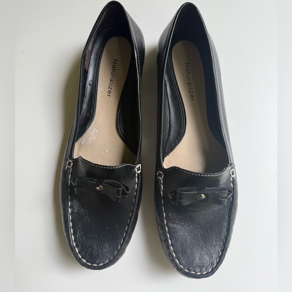 Naturalizer Black Leather Loafers with Bow Details, made in Brazil, size 8 M